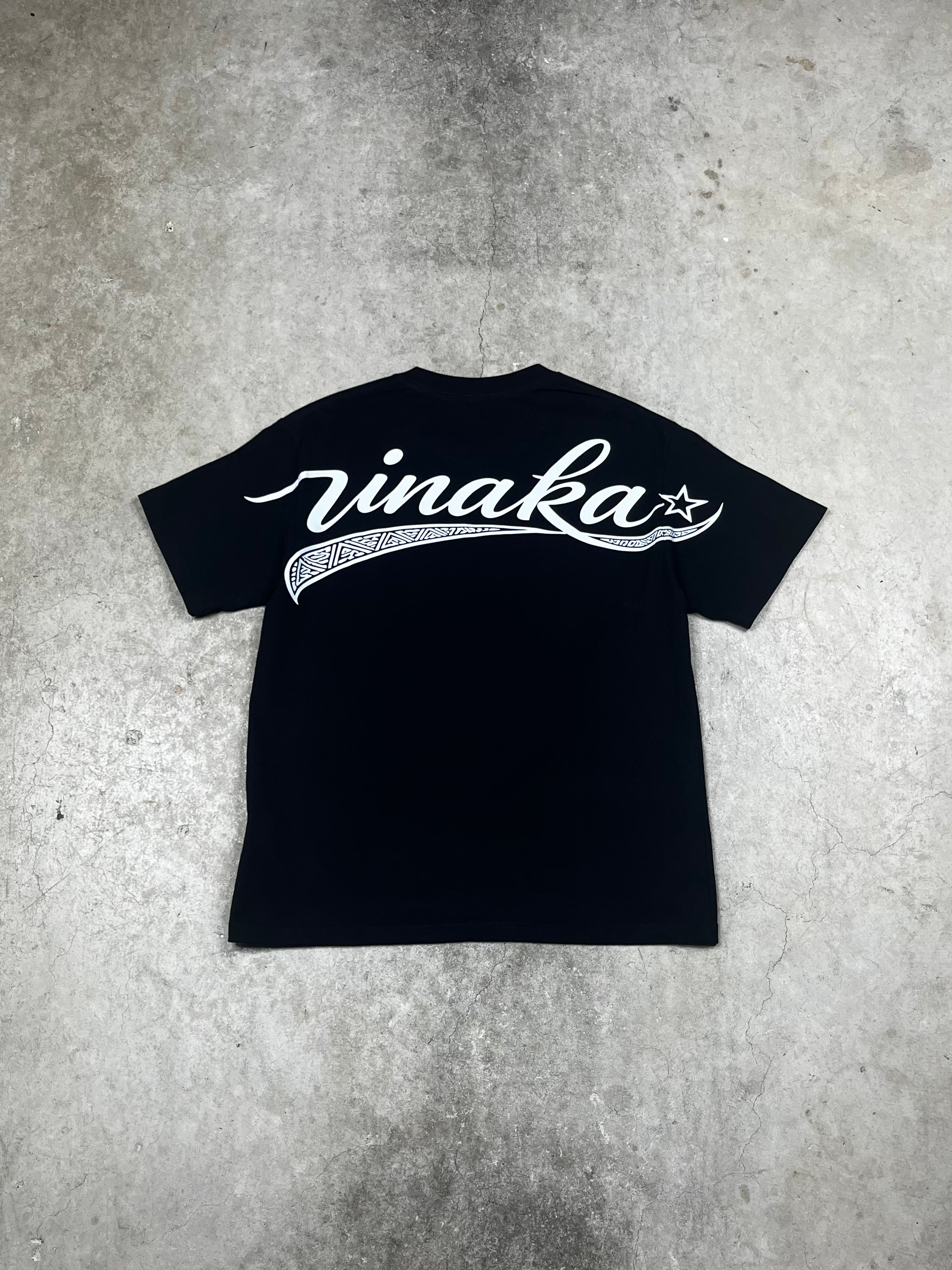 VINAKA™ Boxy Graphic Tee - Black